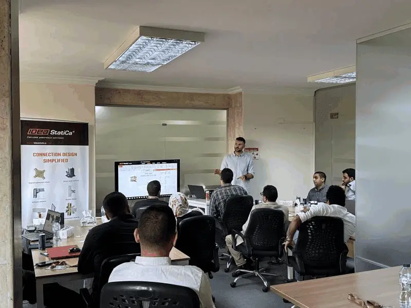 Session in progress with the IDEA StatiCa Connection banner